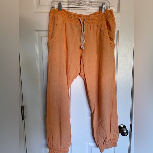 Ripcurl Bundle: romper (size L) with peach linen joggers (xl) - Picture 3 of 4